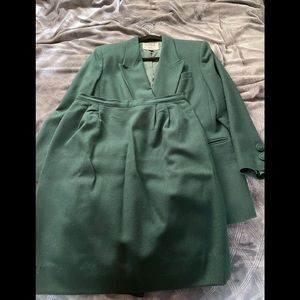 🍁🍂Vintage Kasper wool petite suit